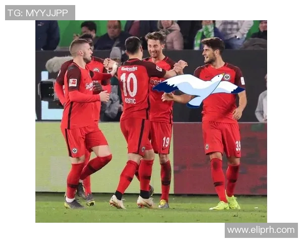 柏林联队客场战平法兰克福,德甲积分榜排名上升至第十位 柏林联队客场战平法兰克福,德甲积分榜排名上升至第十位