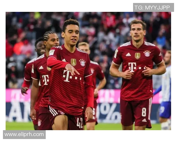 拜仁卫冕德甲冠军红色巨人再度崛起势不可挡